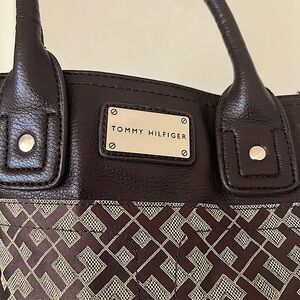 Tommy Hilfiger Brown and White/Cream Handbag